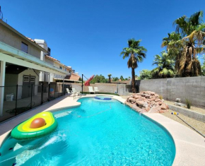 Perfect Green Valley Home, Gorgeous Pool & Yard